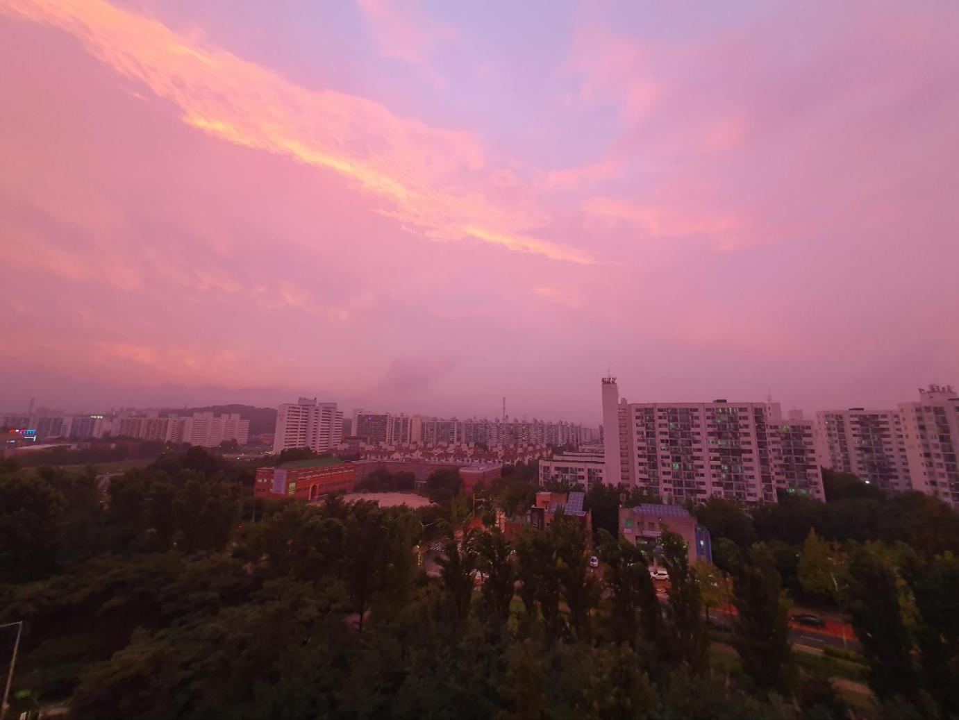 Gyeongchun Line Forest Private House Apartment *